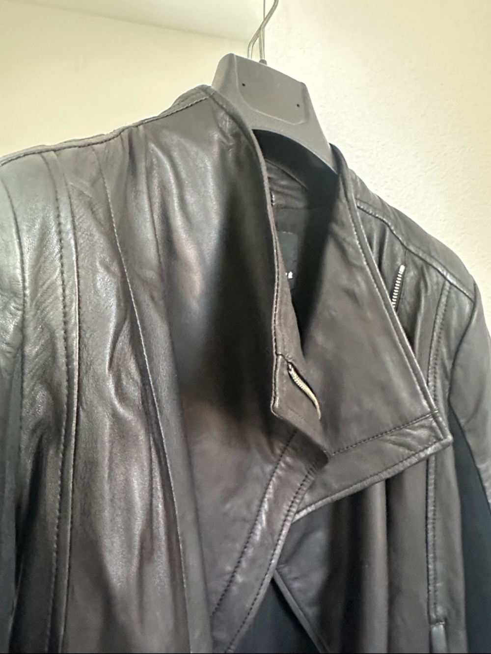 Trouvé Women's Black Leather Moto Jacket - Picture 6 of 10